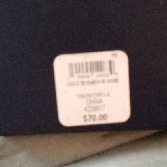 Set if two diamond stud earrings - Picture 2 of 2